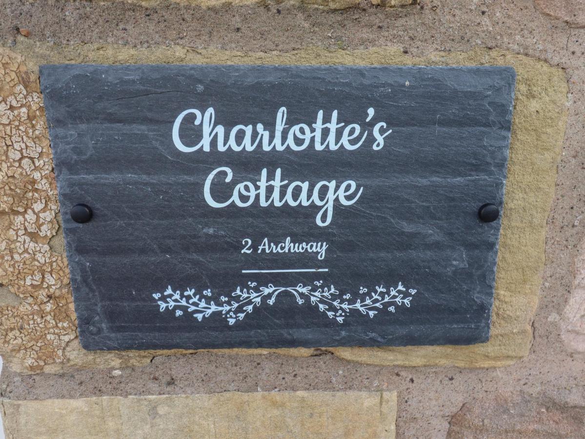 סי האוסס Charlotte'S Cottage מראה חיצוני תמונה
